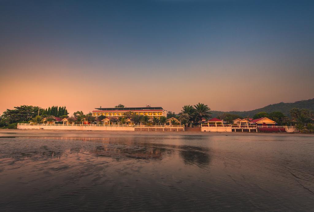 นิวแทรเวลบีชโฮเทลแอนด์รีสอร์ท หาดเจ้าหลาว ภายนอก รูปภาพ